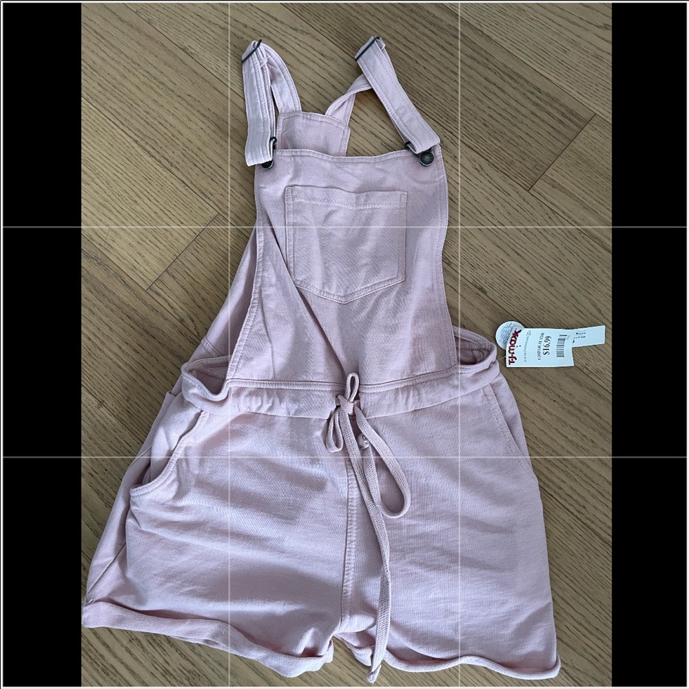 Casual pink overalls romper